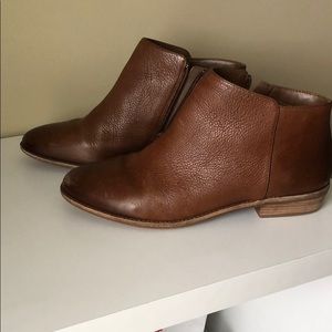 Brown leather  booties